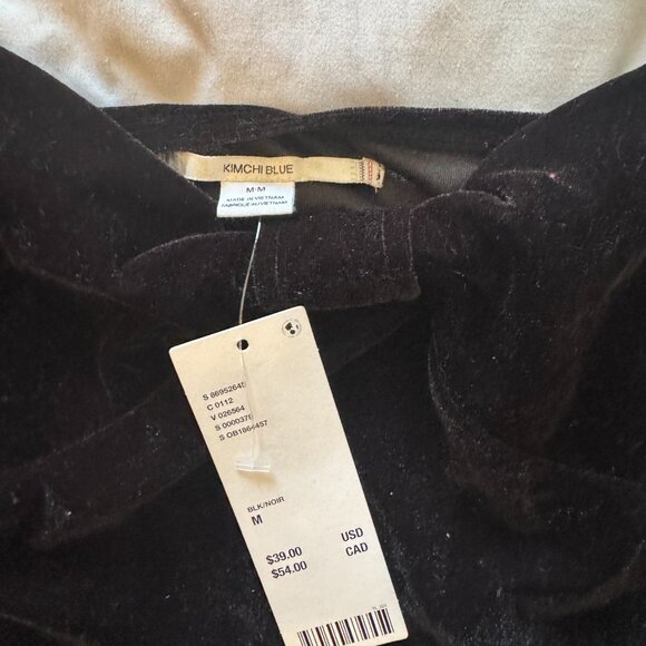 🖤 NWT Kimchi Blue Esme Velvet Off-Shoulder Sweetheart Crop Top | M (fits S-M) - Picture 7 of 7